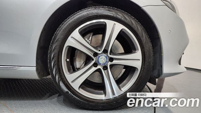 Mercedes-Benz E-класс W213 E300 4MATIC Avantgarde Intelligent Drive, 2017 все фото