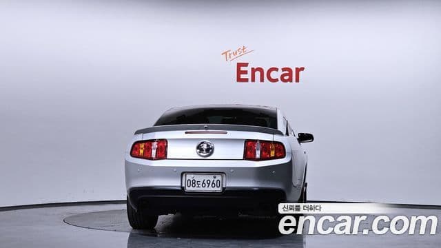 Ford Mustang купе, 2011 4