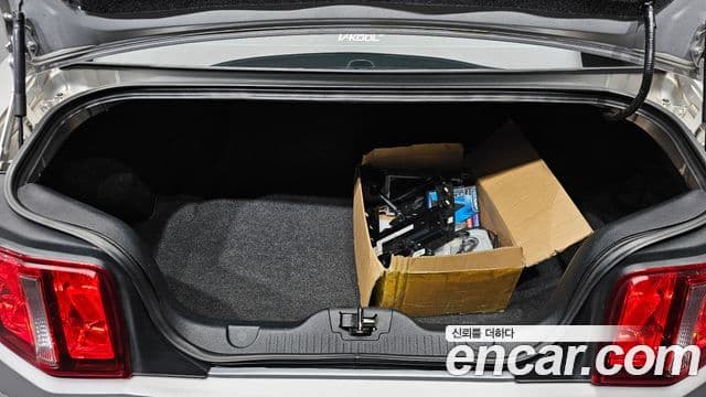 Ford Mustang купе, 2011 20