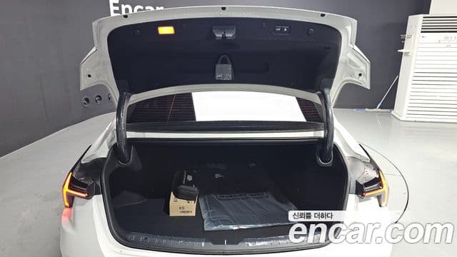 Kia The / новый New K8 Noblesse, 2026 20