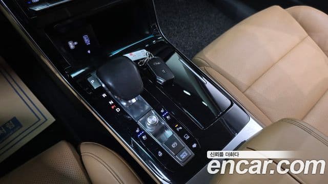 Kia K7 Premier гибрид Signature, 2020 9