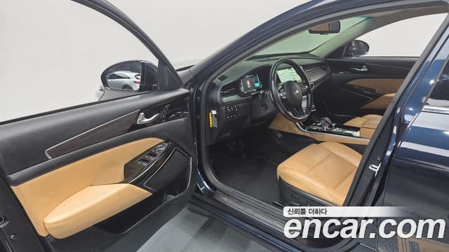 Kia K7 Premier гибрид Signature, 2020 11