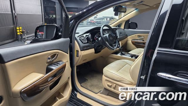 Kia All New Carnival Noblesse, 2016 10