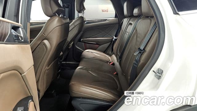 Lincoln MKC, 2017 12