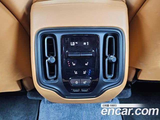 Aston Martin DBX 4.0 V8 707, 2023 16