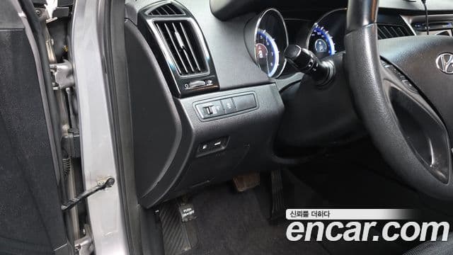 Hyundai YF Sonata топовая версия, 2010 13