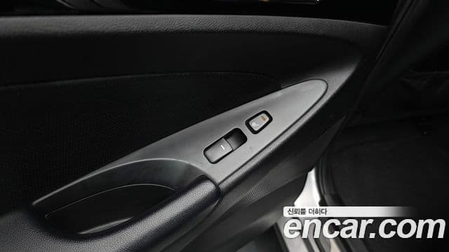 Hyundai YF Sonata топовая версия, 2010 19