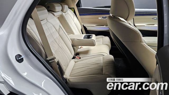 Genesis GV70, 2026 12