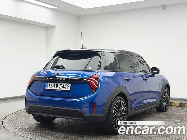 Mini Cooper S 4세대 5도어 favored, 2025 2