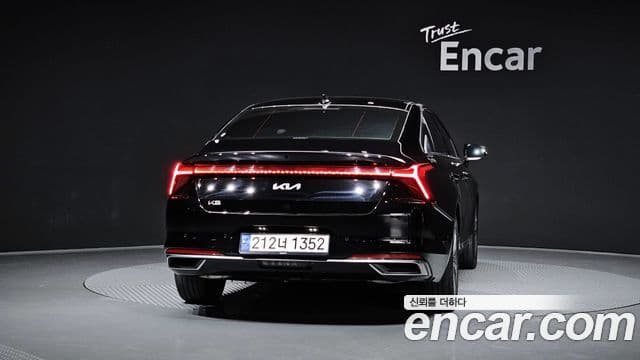 Kia K8 Signature, 2023 4