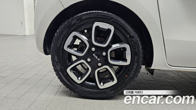 Kia The / новый New Ray Signature, 2022 все фото