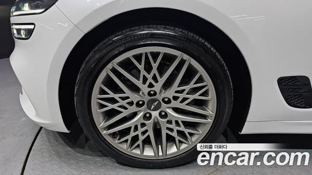 Genesis The / новый New G70, 2023 все фото