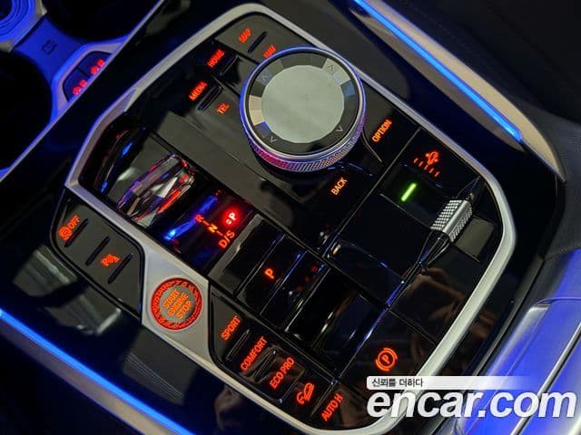 BMW X7 (G07) xDrive 40i M Sport 6인승, 2024 9