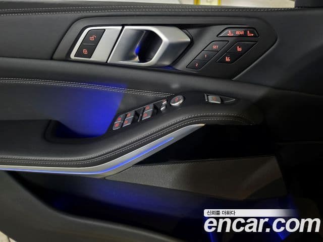 BMW X7 (G07) xDrive 40i M Sport 6인승, 2024 16