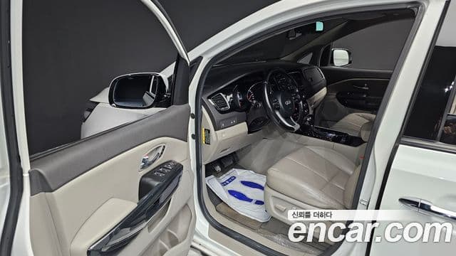Kia All New Carnival Noblesse, 2016 10