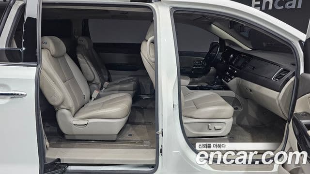 Kia All New Carnival Noblesse, 2016 11
