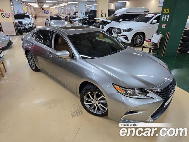 Lexus New ES300h XV60, 2018 1