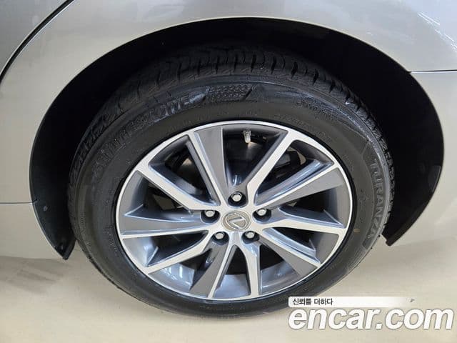 Lexus New ES300h XV60, 2018 8