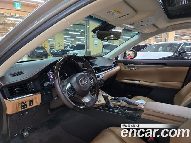 Lexus New ES300h XV60, 2018 10