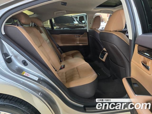 Lexus New ES300h XV60, 2018 14