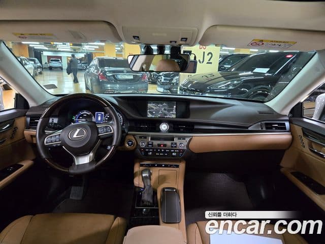 Lexus New ES300h XV60, 2018 15
