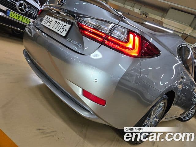 Lexus New ES300h XV60, 2018 17