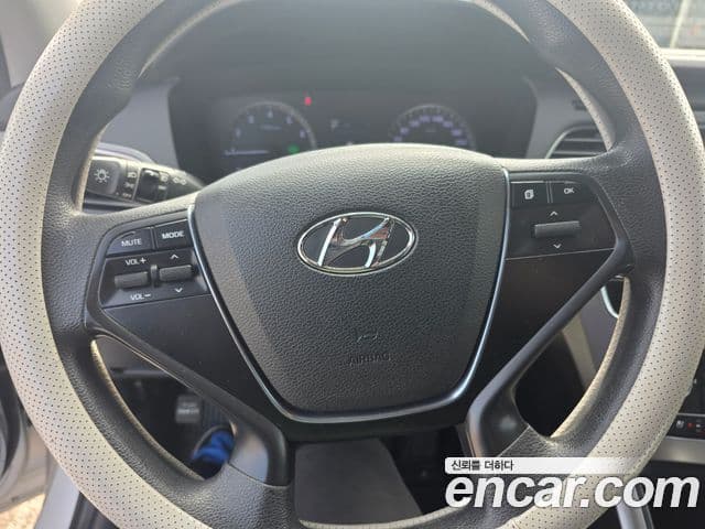 Hyundai LF Sonata Style, 2016 11