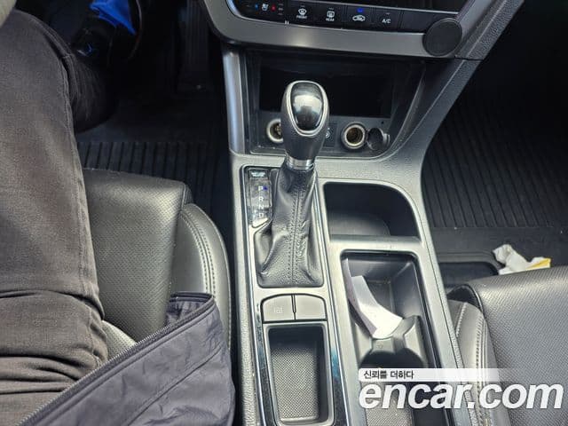 Hyundai LF Sonata Style, 2016 15