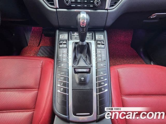 Porsche Macan 95B, 2017 13