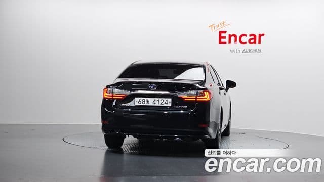 Lexus New ES300h XV60, 2017 4