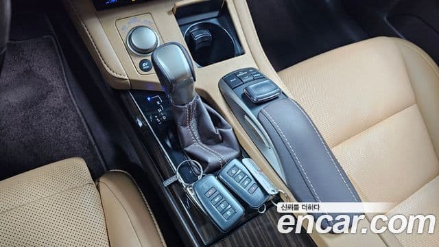 Lexus New ES300h XV60, 2017 9