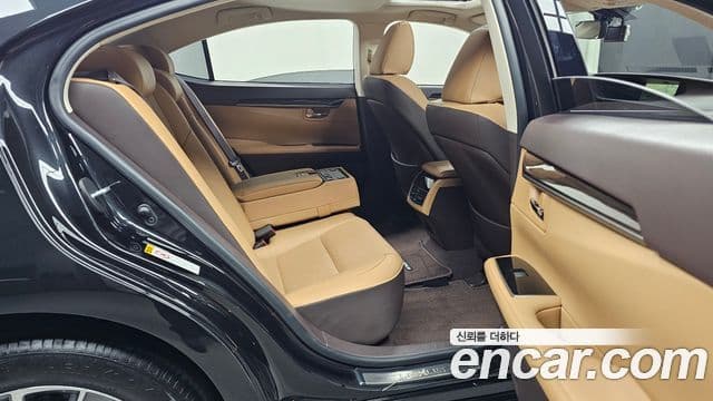 Lexus New ES300h XV60, 2017 12