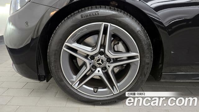 Mercedes-Benz E-класс W213 AMG Line, 2023 все фото