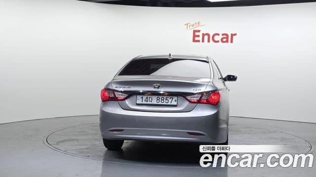 Hyundai YF Sonata топовая версия, 2010 4