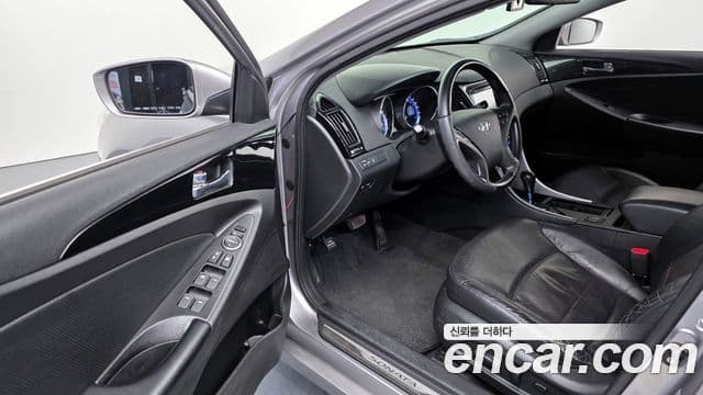 Hyundai YF Sonata топовая версия, 2010 10