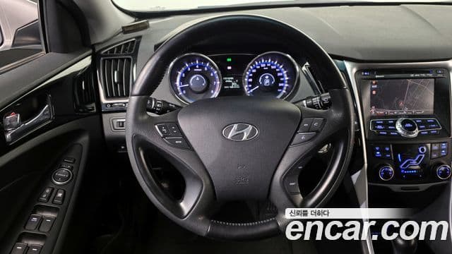 Hyundai YF Sonata топовая версия, 2010 17