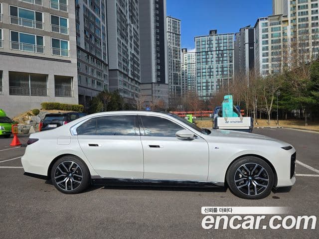 BMW i7 (G70) eDrive 50 M Sport, 2024 4