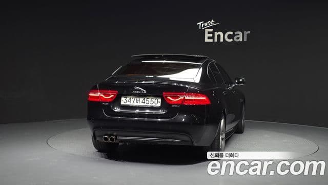 Jaguar XE 20d R스포츠, 2019 4