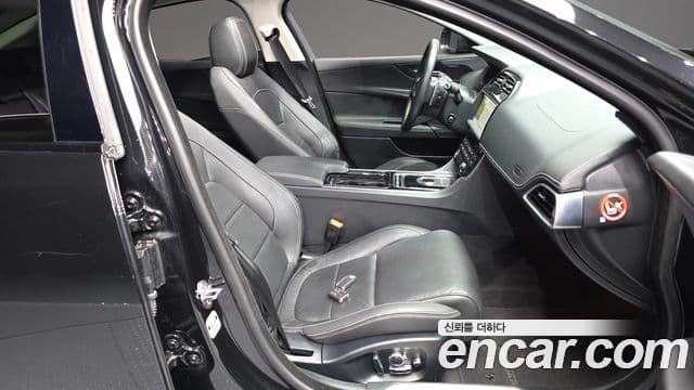 Jaguar XE 20d R스포츠, 2019 11