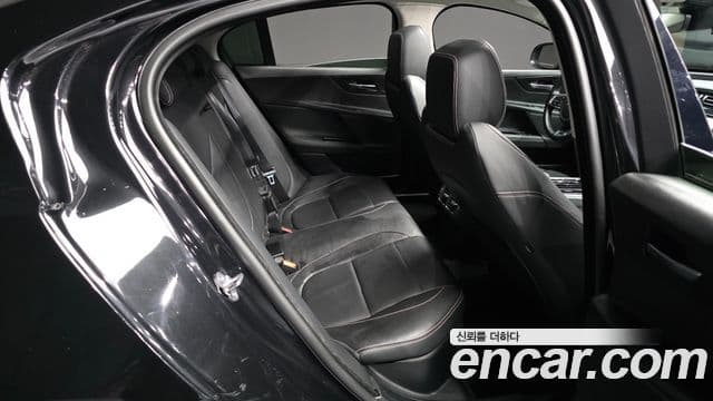 Jaguar XE 20d R스포츠, 2019 12