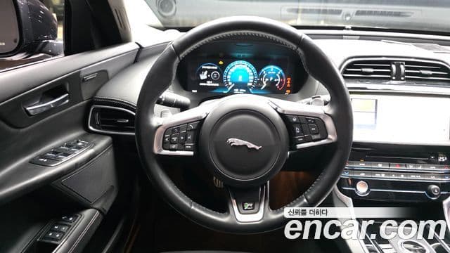 Jaguar XE 20d R스포츠, 2019 13