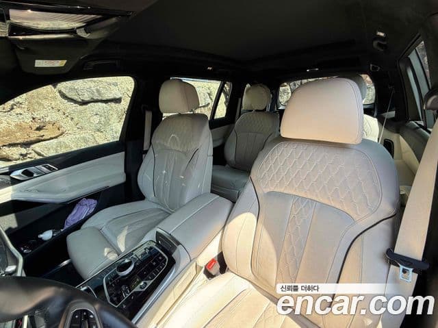 BMW X7 (G07) xDrive 40i M Sport 6인승, 2024 9