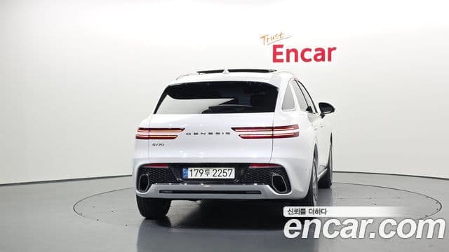 Genesis GV70, 2022 4