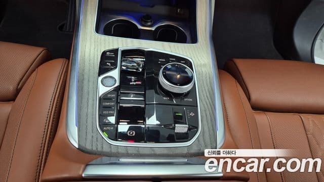 BMW X7 (G07) xDrive 40i Design Pure Excellence 6인승, 2025 9
