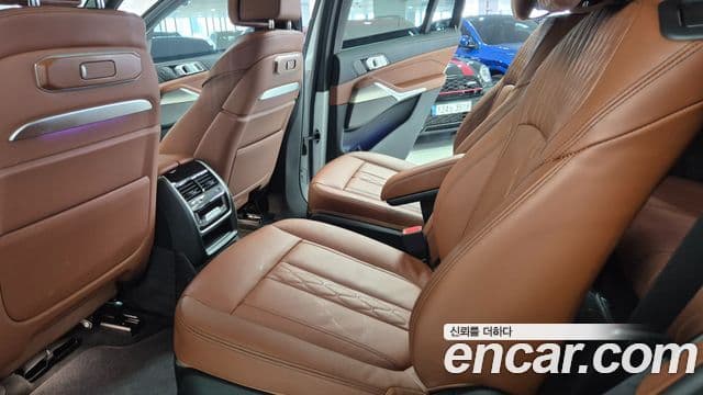 BMW X7 (G07) xDrive 40i Design Pure Excellence 6인승, 2025 11