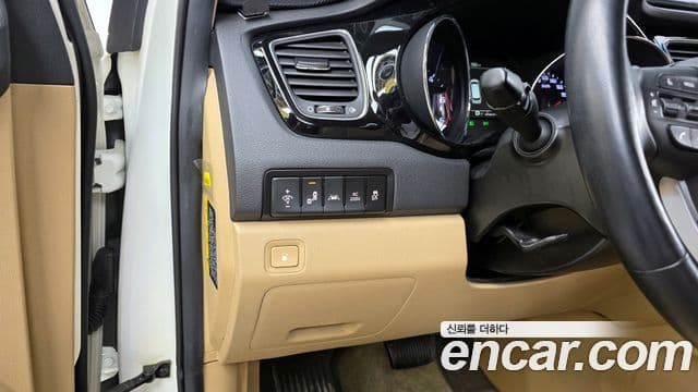 Kia The / новый New Carnival Noblesse Special, 2019 16