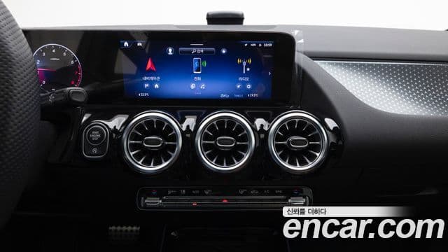 Mercedes-Benz GLA-класс H247 GLA250 4MATIC, 2025 13