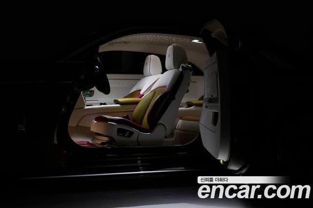 Rolls-Royce Spectre купе, 2024 17