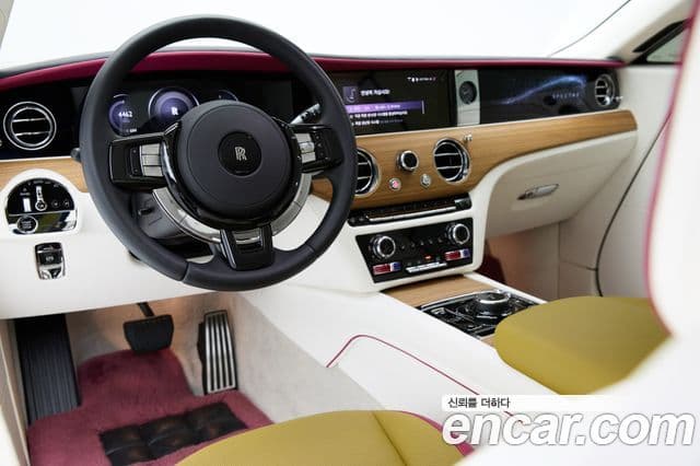 Rolls-Royce Spectre купе, 2024 20