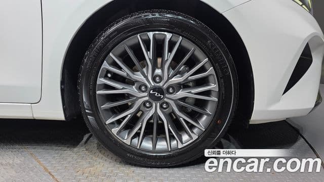 Kia The / новый New K3 2세대 Signature, 2022 все фото